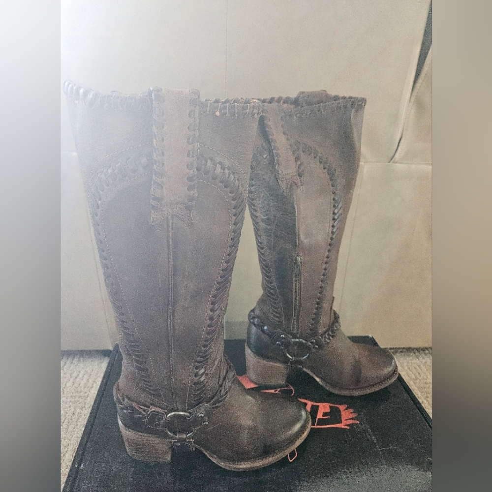 Freebird Clover Brown Size 8